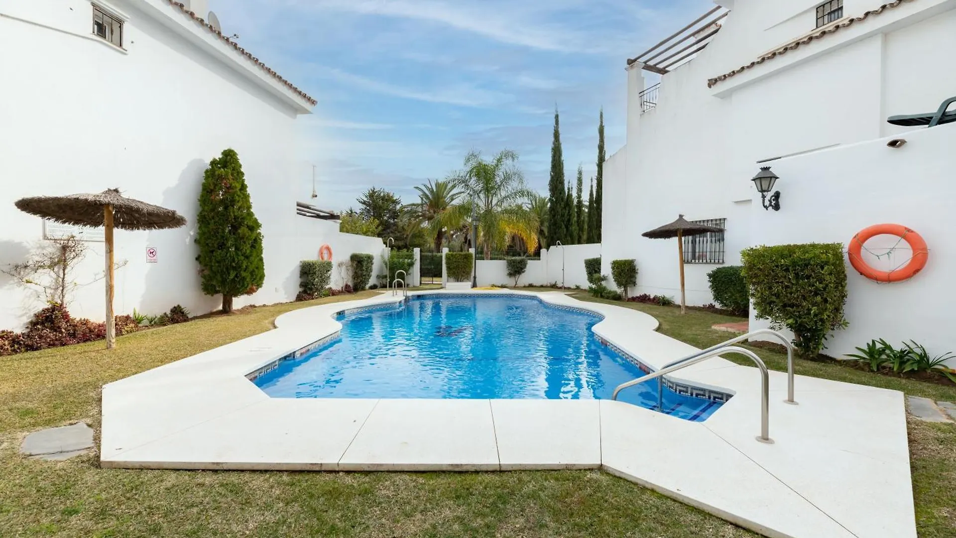 Cozy 4 Bedroom Townhouse With Swimming Pool Marbella 0*,