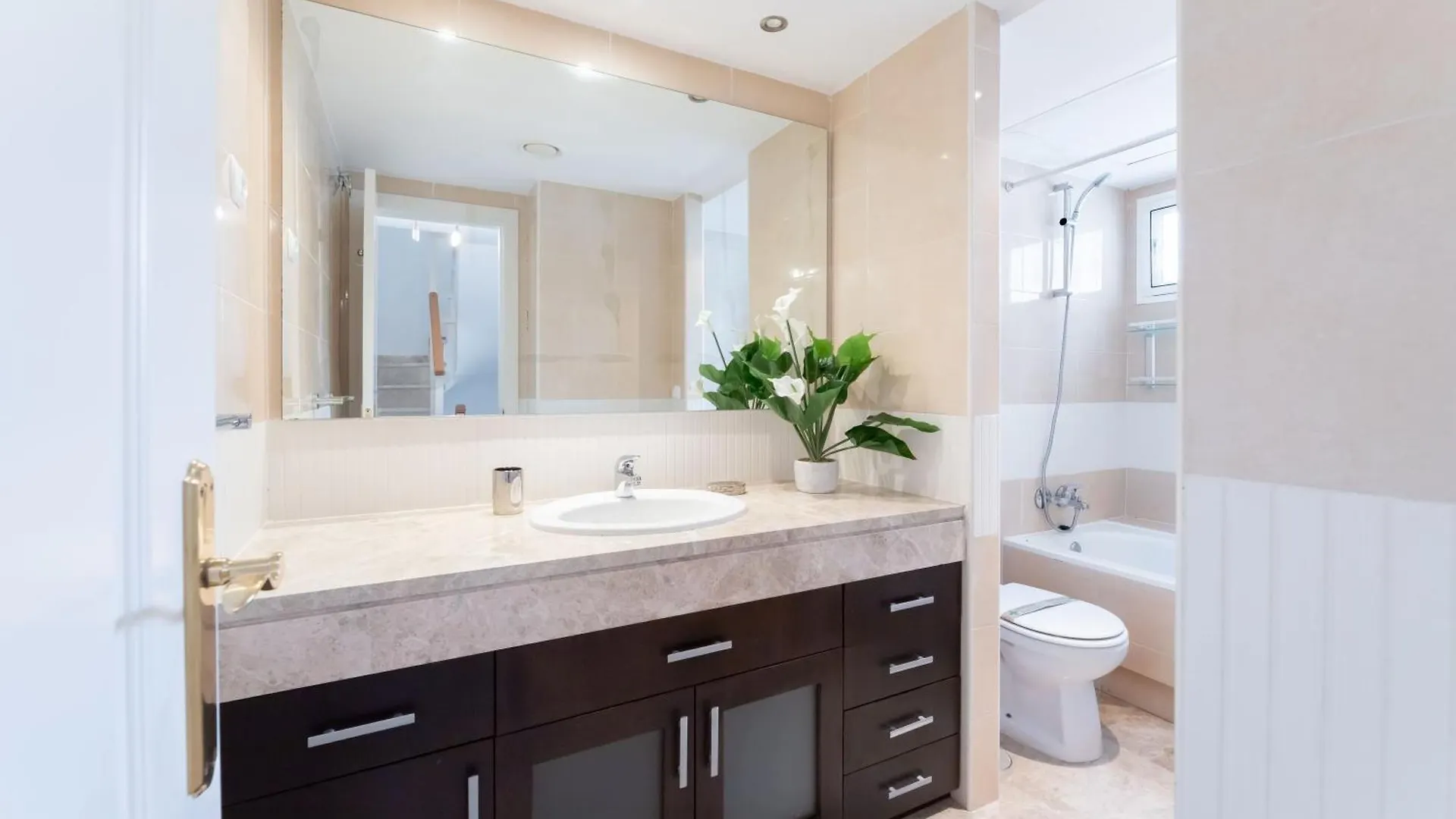 Cozy 4 Bedroom Townhouse With Swimming Pool Marbella Spain